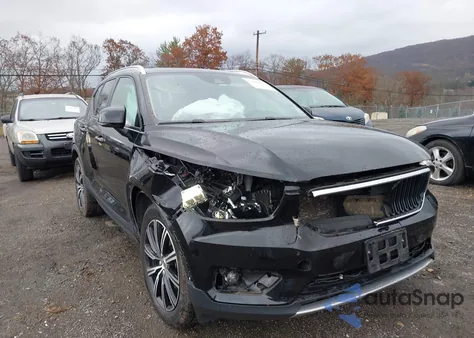 2021 Volvo Xc40 T5 Momentum from USA, damaged, VIN YV4162UK4M2607892